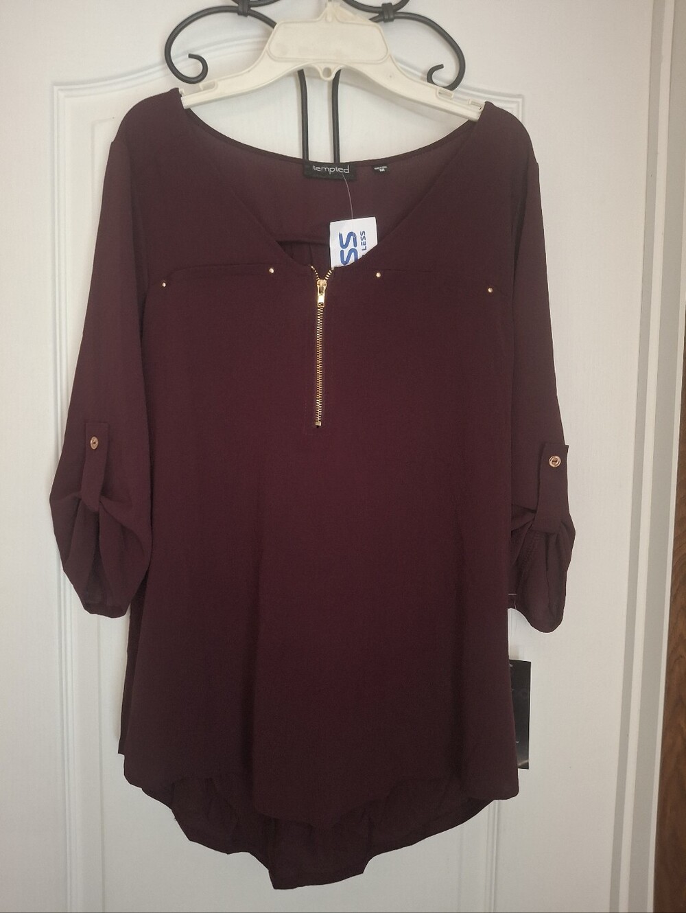 Tempted Women's Sz M Burgundy Top